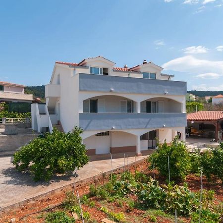 Kuca Za Odmor Jadra&Sina Apartment Vinisce Bagian luar foto