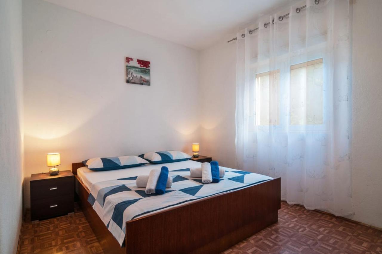 Kuca Za Odmor Jadra&Sina Apartment Vinisce Bagian luar foto