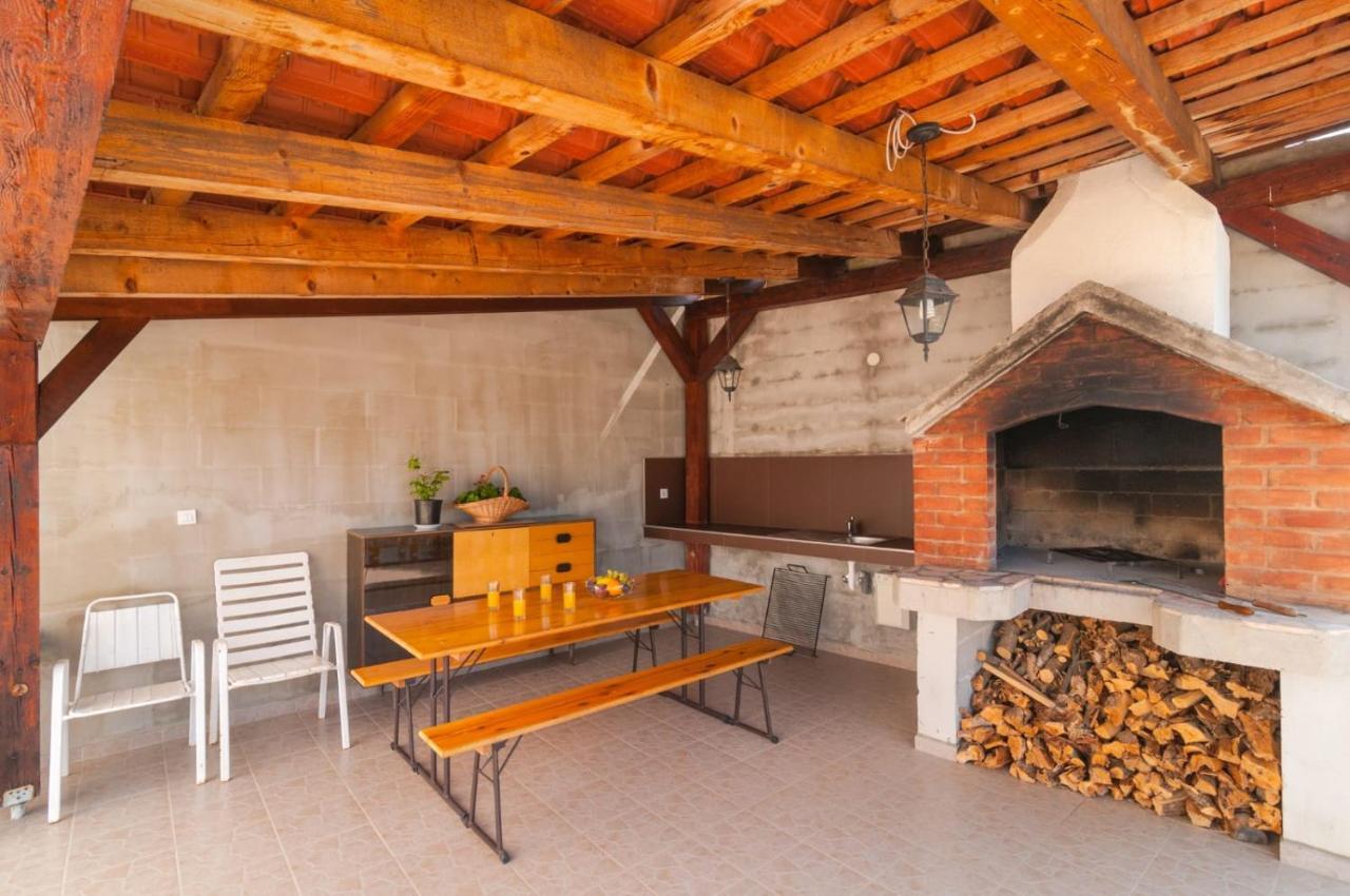 Kuca Za Odmor Jadra&Sina Apartment Vinisce Bagian luar foto