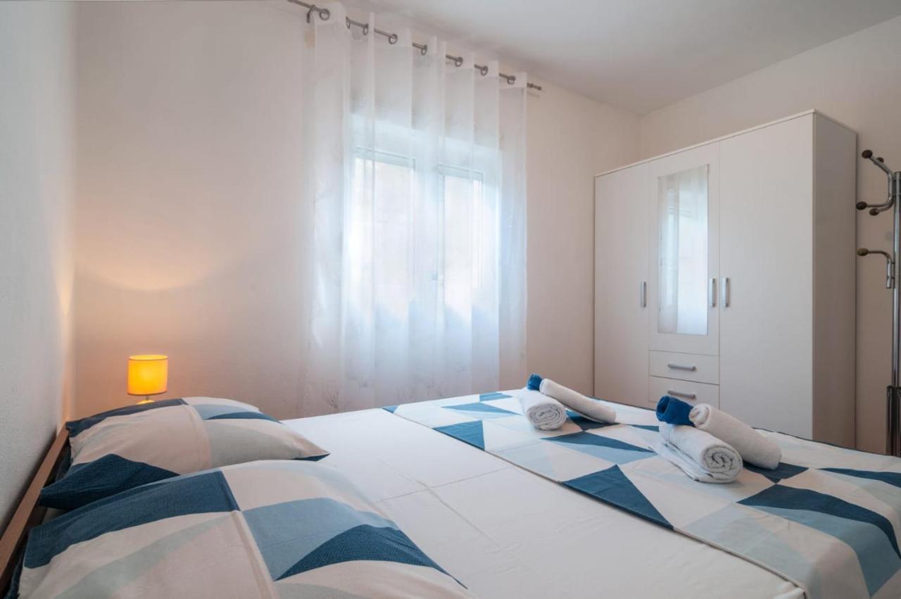 Kuca Za Odmor Jadra&Sina Apartment Vinisce Bagian luar foto
