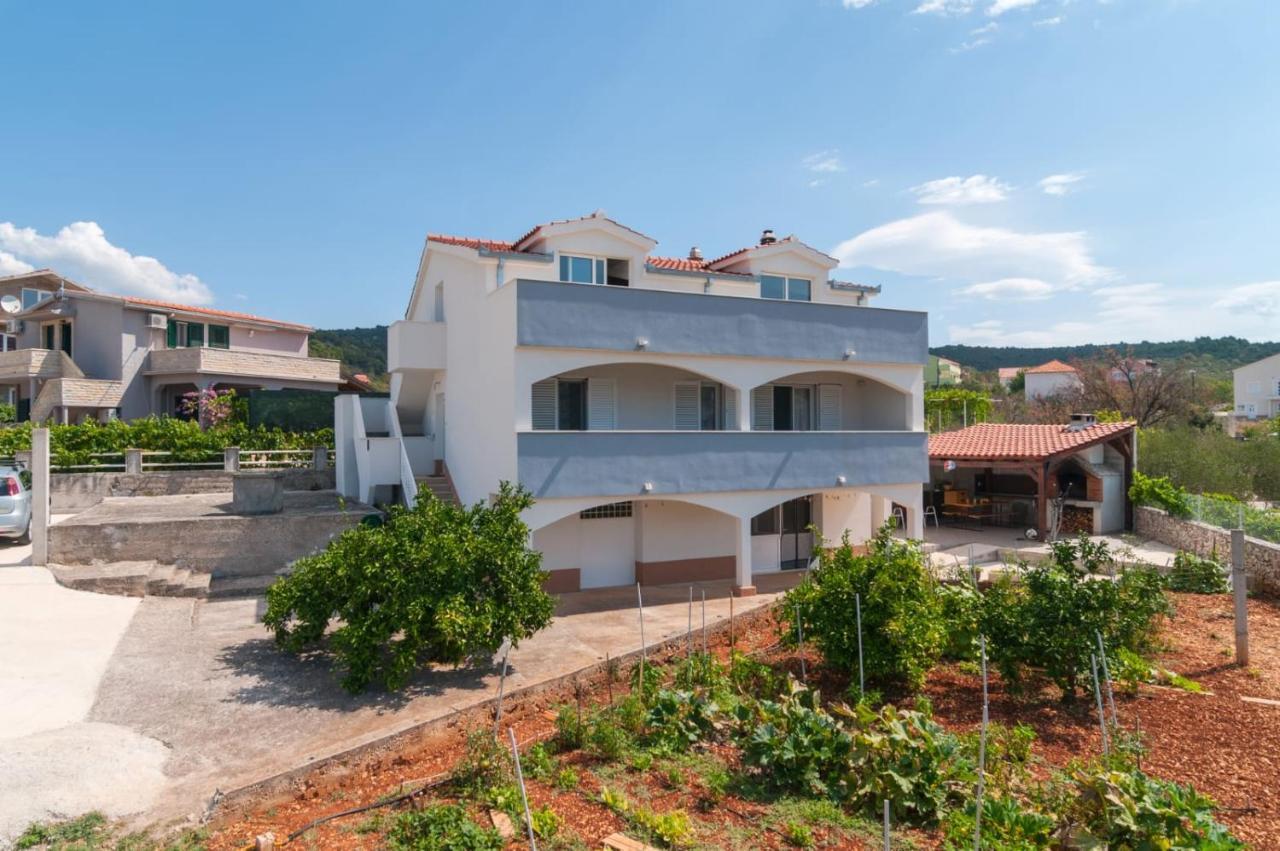 Kuca Za Odmor Jadra&Sina Apartment Vinisce Bagian luar foto