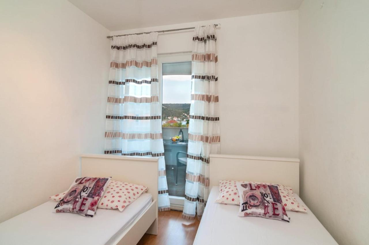 Kuca Za Odmor Jadra&Sina Apartment Vinisce Bagian luar foto